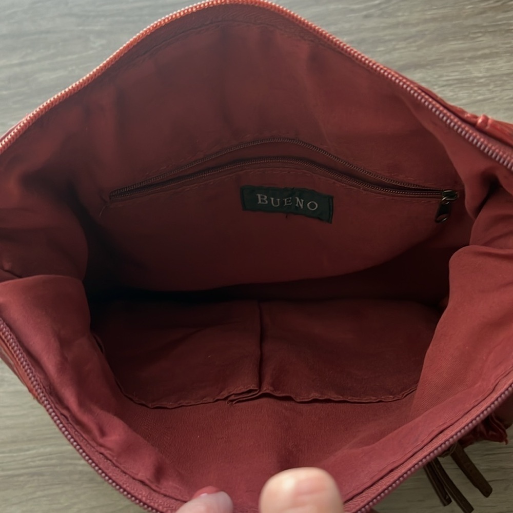 Bueno over the shoulder or cross body bag. Brick red. Lots of pockets. L… - Picture 4 of 8